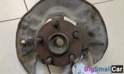 Кулак поворотный передний правый от Pontiac Vibe 2002-2008 - купить Ахтарском