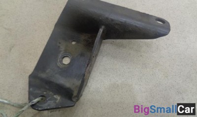 Кронштейн двигателя левый от Land Rover Discovery 2 1998-2004 - купить Ахтарском