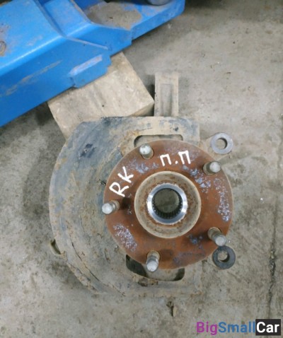 Кулак поворотный правый рено колеос - купить Ахтарском