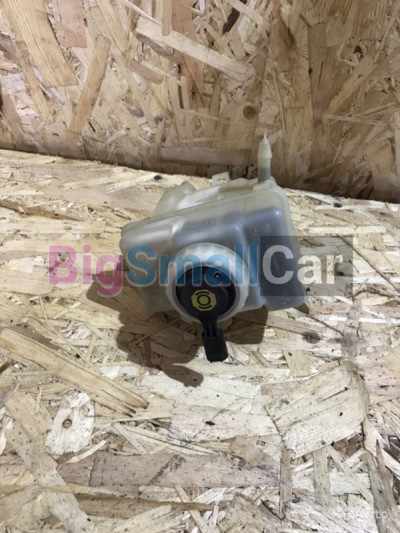 Бочок тормозной жидкости Бмв 7 е65/66 - купить Ахтарском