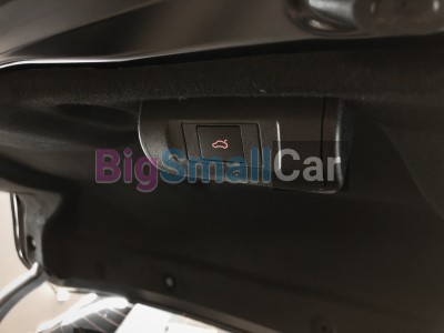 Автоматический доводчик багажника на Volkswagen Up - купить Ахтарском